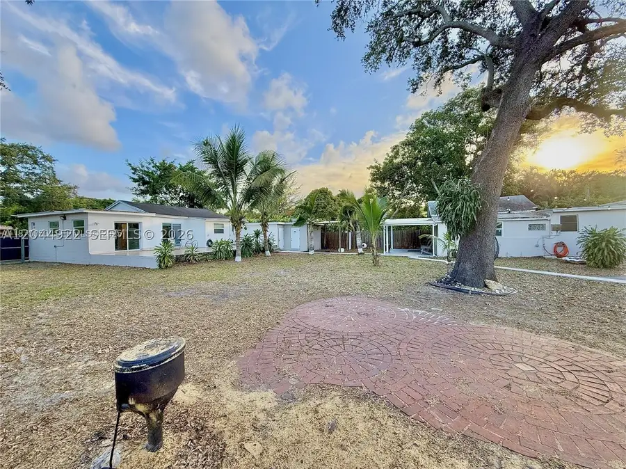 947 NE 149th St, Miami, FL 33161 - #3