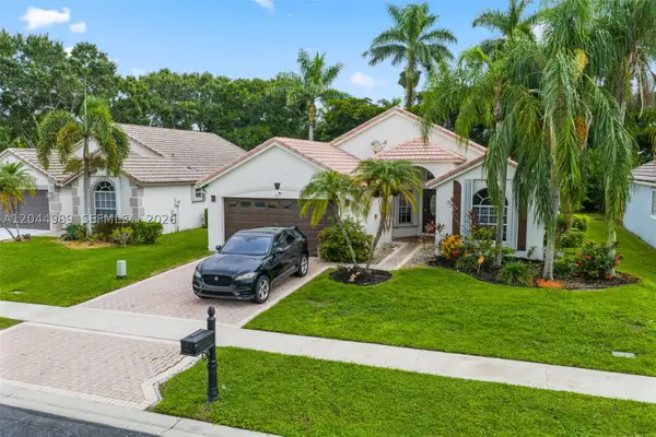 1971 Oak Berry Cir, Wellington, FL 33414