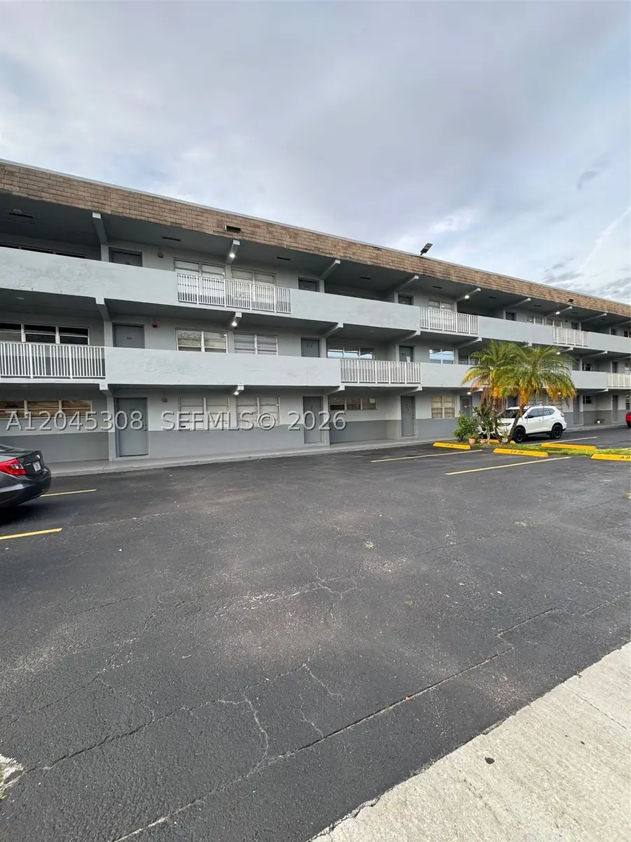 11195 SW 1st St #314, Sweetwater, FL 33174 - #2