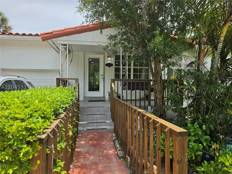 10801 NE 10th Ave, Biscayne Park, FL 33161 - #2