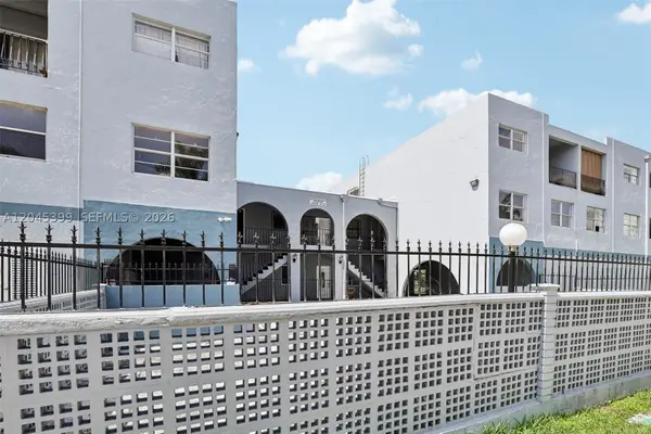 1300 W 53rd St #25, Hialeah, FL 33012