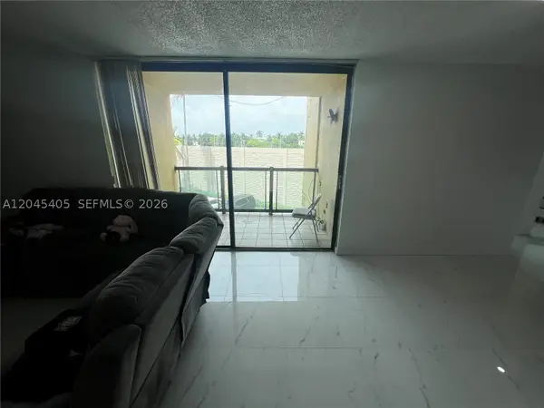 11750 SW 18th St #319-1, Miami, FL 33175