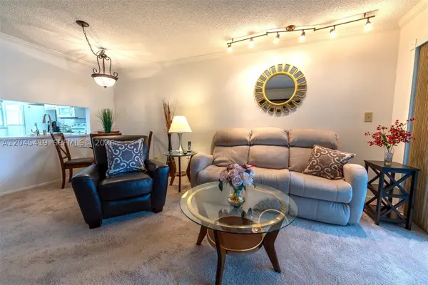 8814 W Mcnab Rd #204, Tamarac, FL 33321