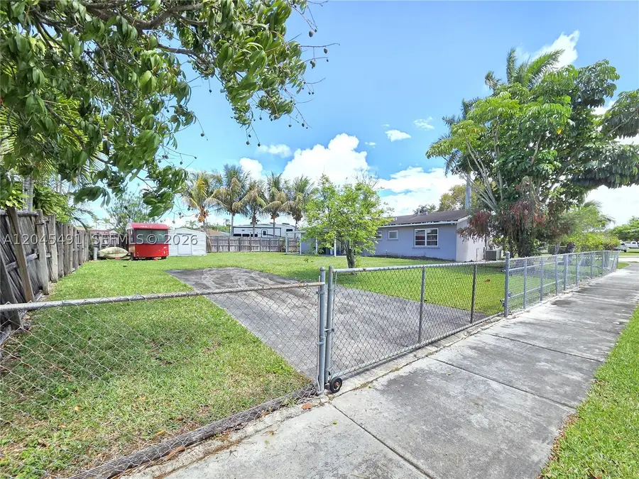 12061 SW 119th St, Miami, FL 33186 - #2