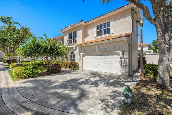 1549 Shoreline Way, Hollywood, FL 33019