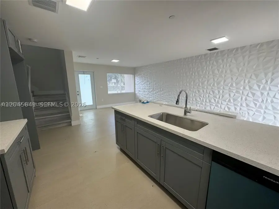 205 NW 159th St, Miami, FL 33169 - #3