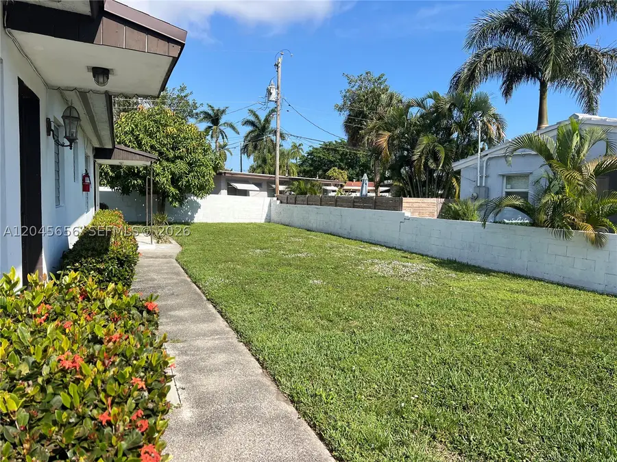 809 NE 2nd St Unit 1-2, Hallandale Beach, FL 33009 - #2