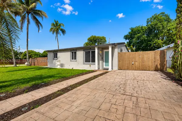 1300 N 70th Ter, Hollywood, FL 33024