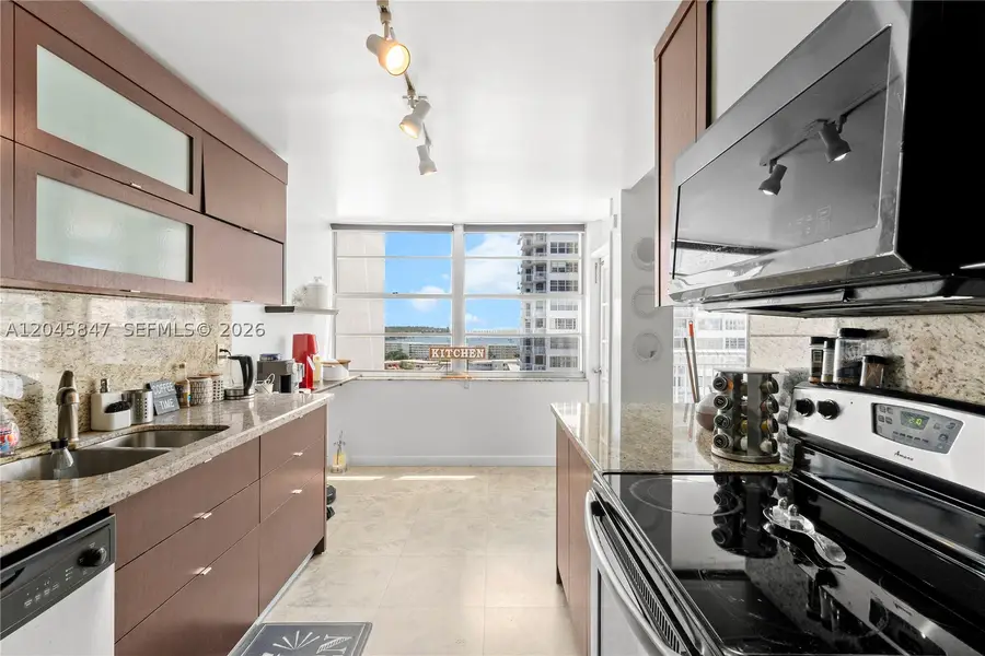 18071 Biscayne Blvd #1404, Aventura, FL 33160 - #3