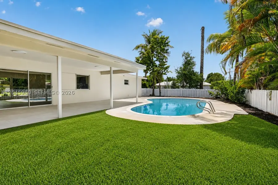7040 NW 8th Ct, Plantation, FL 33317 - #2