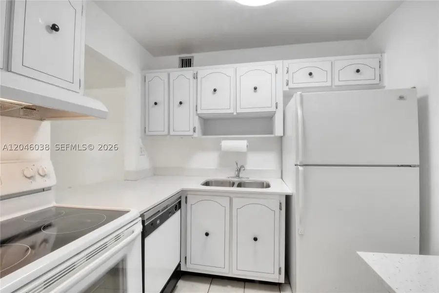 10387 N Kendall Dr #R2, Miami, FL 33176 - #3