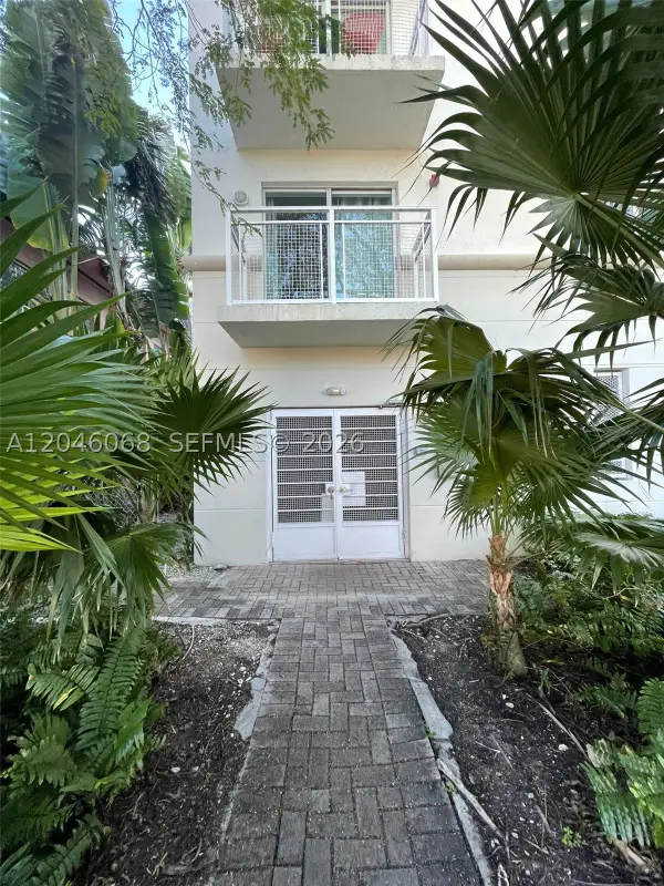 630 85th St #102, Miami Beach, FL 33141