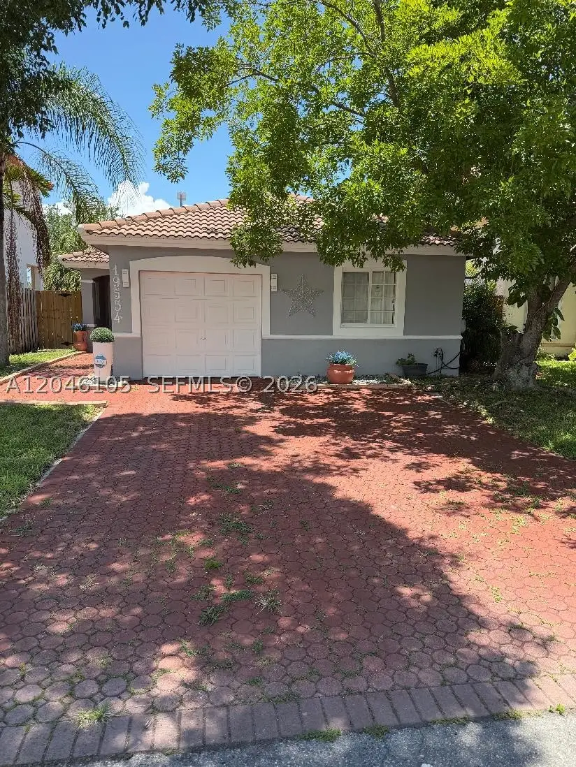19554 NW 79th Pl, Hialeah, FL 33015 - #1