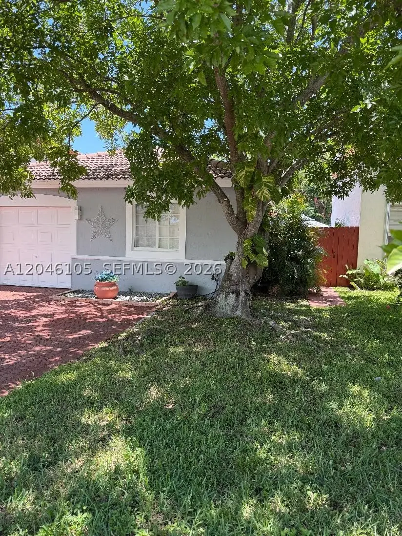 19554 NW 79th Pl, Hialeah, FL 33015 - #2