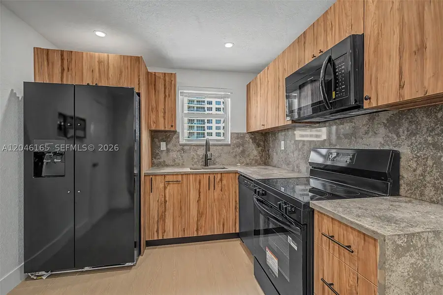 5555 Collins Ave #7B, Miami Beach, FL 33140 - #3