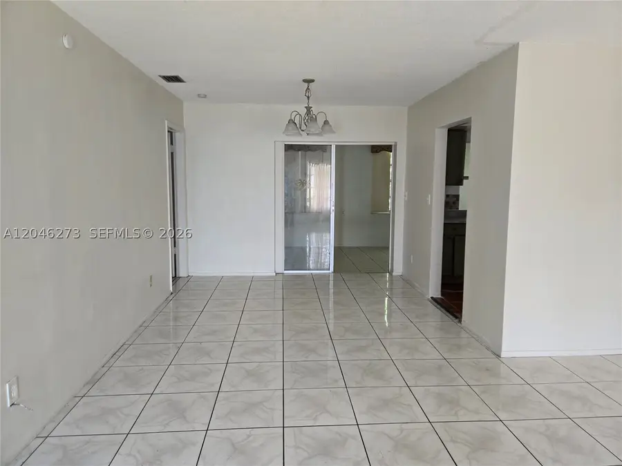 4205 NW 52nd Ave, Lauderdale Lakes, FL 33319 - #2