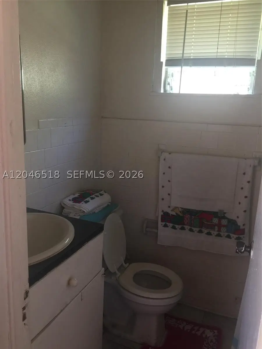 22 SW 11th St, Dania Beach, FL 33004 - #2