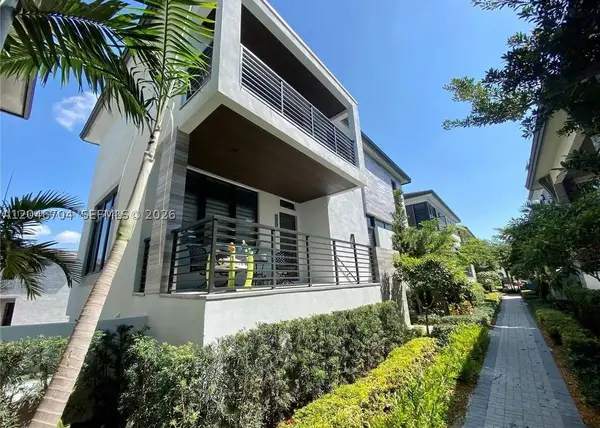 8256 NW 48th Ter, Doral, FL 33166