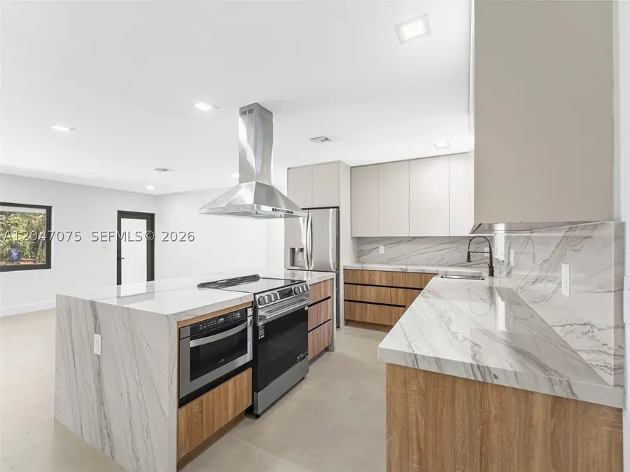 610 NE 164th Ter, Miami, FL 33162 - #2