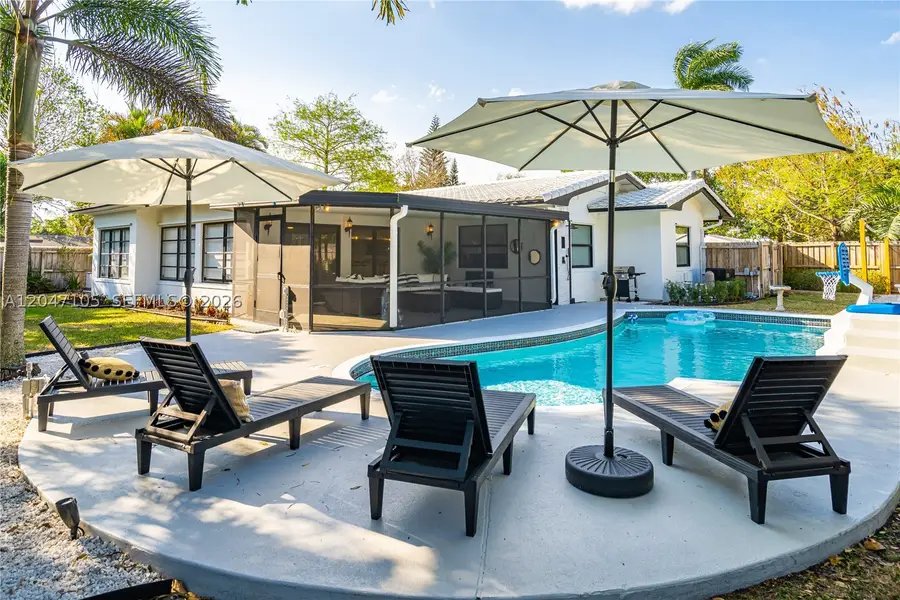 714 NE 2nd St, Pompano Beach, FL 33060 - #2