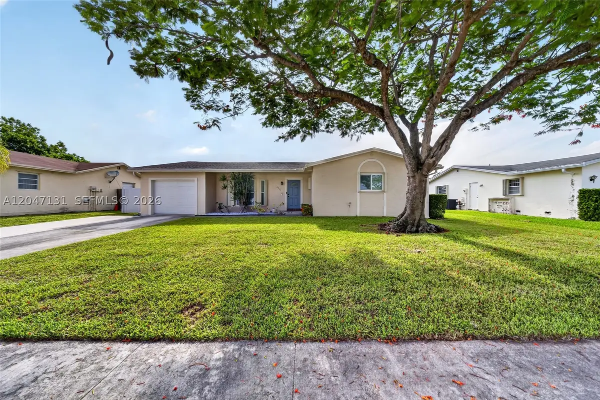16931 SW 109th Ave, Miami, FL 33157 - #1