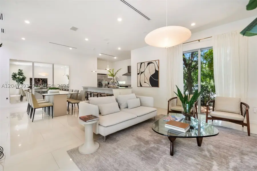 3253 Mcdonald St, Miami, FL 33133 - #2
