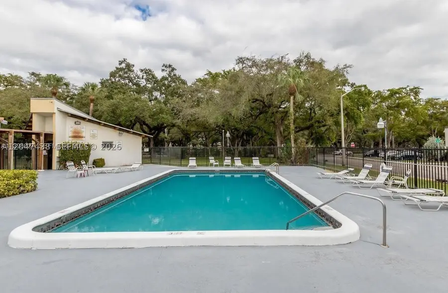 3321 Raleigh St #3H, Hollywood, FL 33021 - #3