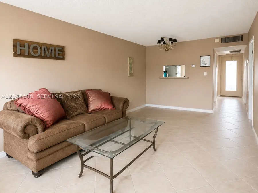 4700 NW 35th St #411, Lauderdale Lakes, FL 33319 - #3