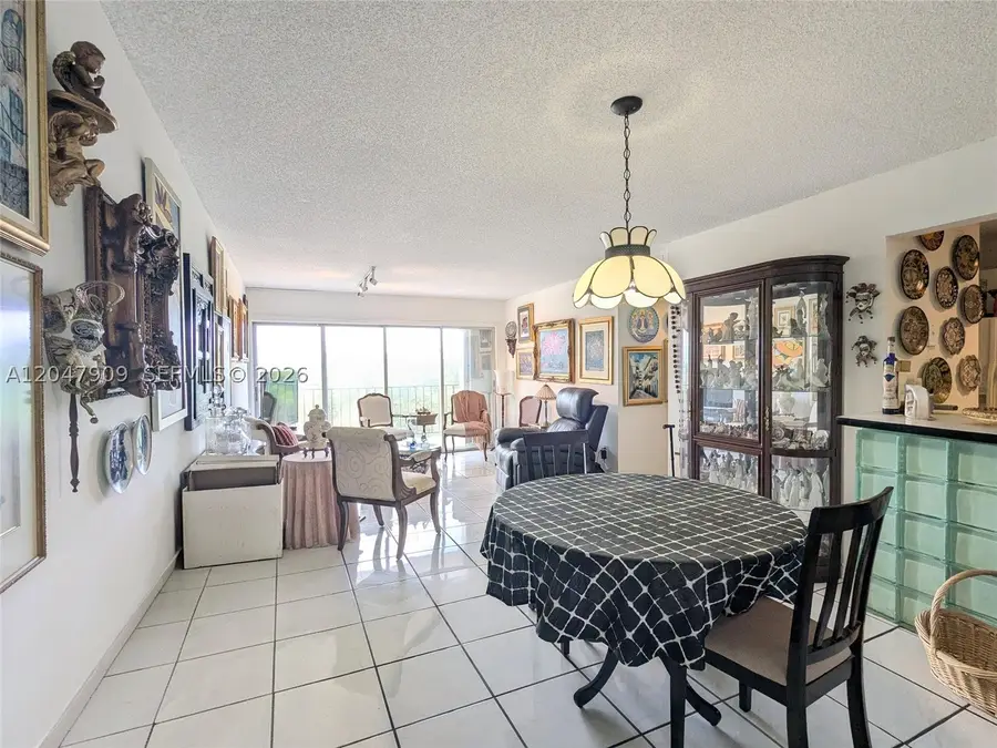 9140 Fontainebleau Blvd #504, Miami, FL 33172 - #2
