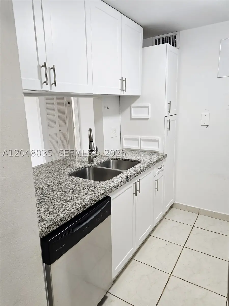 8877 Fontainebleau Blvd #202, Miami, FL 33172 - #2