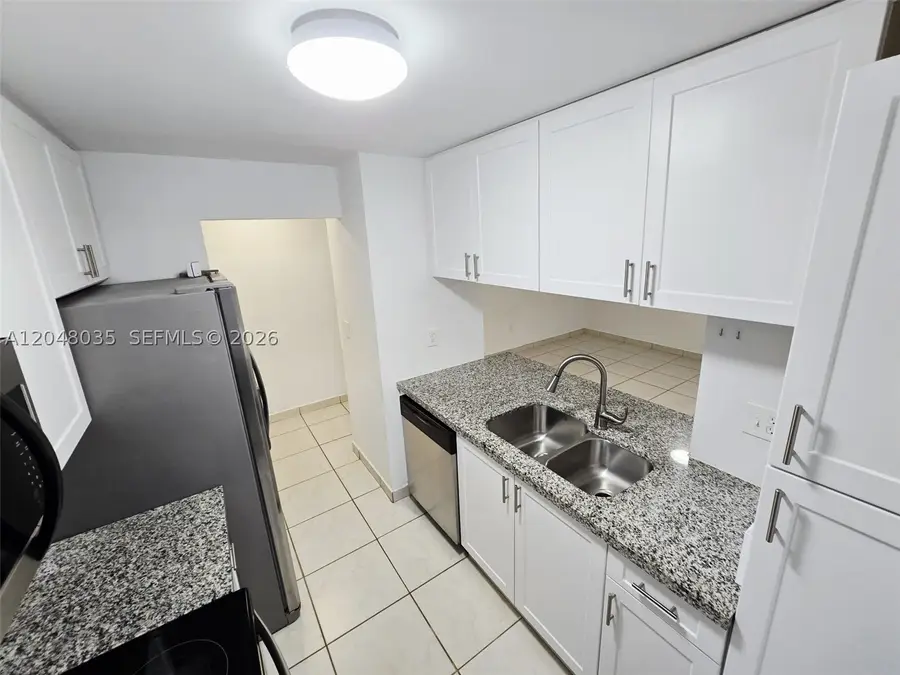 8877 Fontainebleau Blvd #202, Miami, FL 33172 - #3
