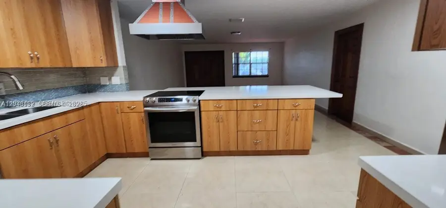 10955 SW 56th St, Miami, FL 33165 - #3