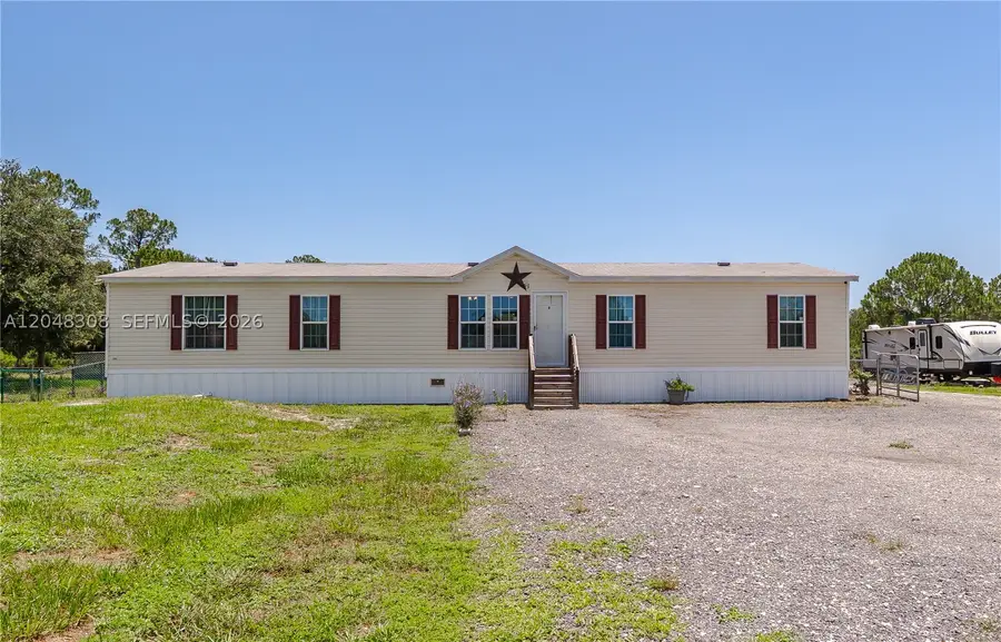 585 S Lindero St, Clewiston, FL 33440 - #2
