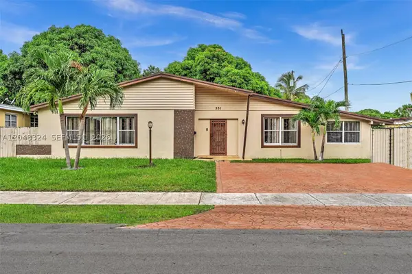 331 NE 176th St, North Miami Beach, FL 33162