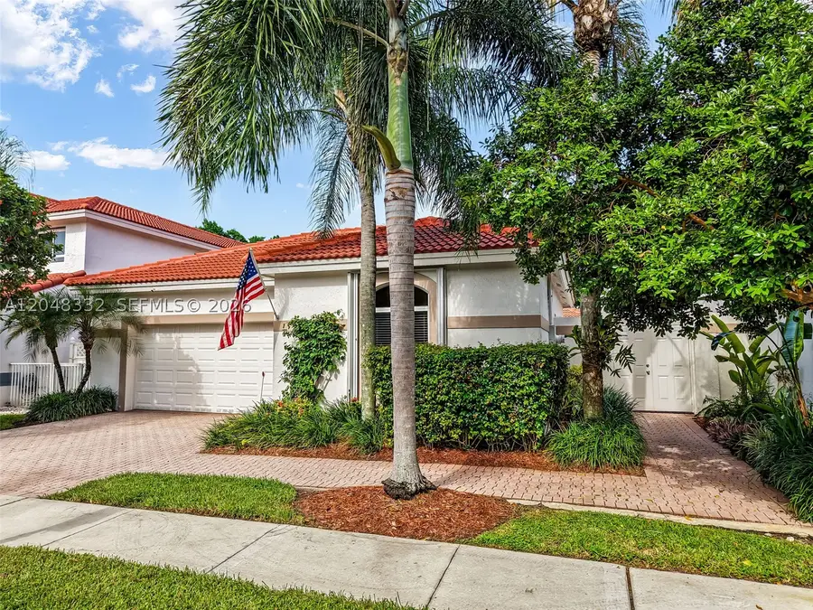 1221 E Bel Aire Dr E, Pembroke Pines, FL 33027 - #2