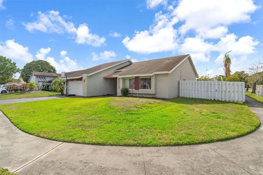 8650 NW 46th Ct, Lauderhill, FL 33351 - #3