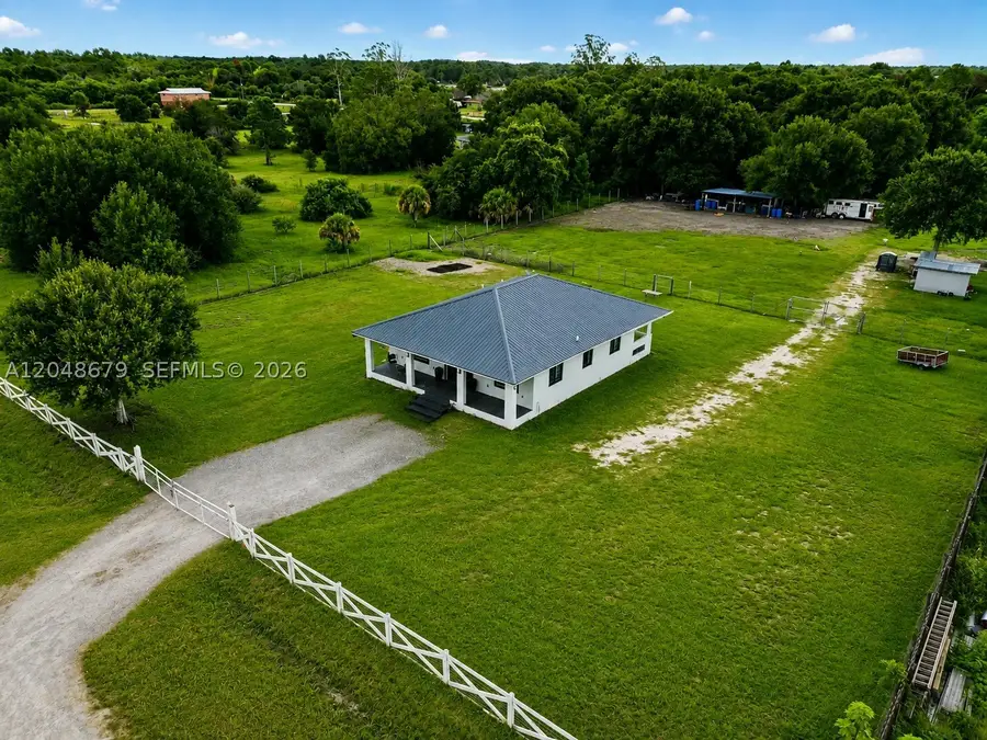 525 N Granja St, Clewiston, FL 33440 - #2
