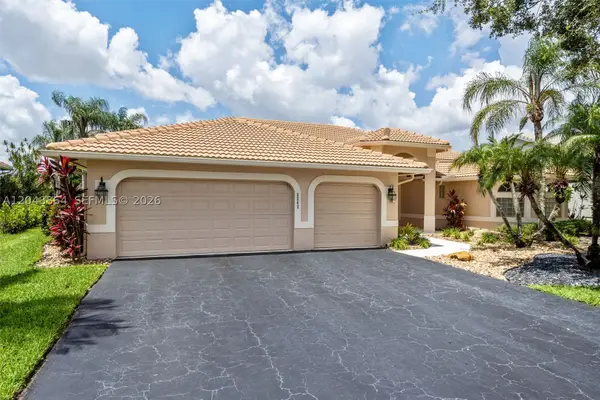 5242 NW 109th Ln, Coral Springs, FL 33076