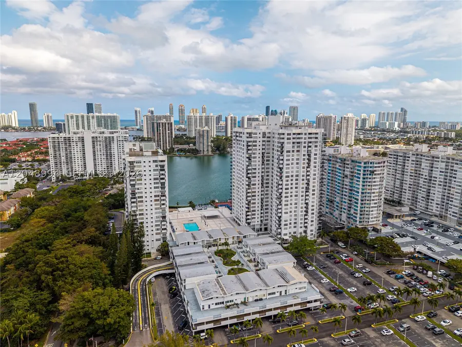 2750 NE 183rd St #2108, Aventura, FL 33160 - #3