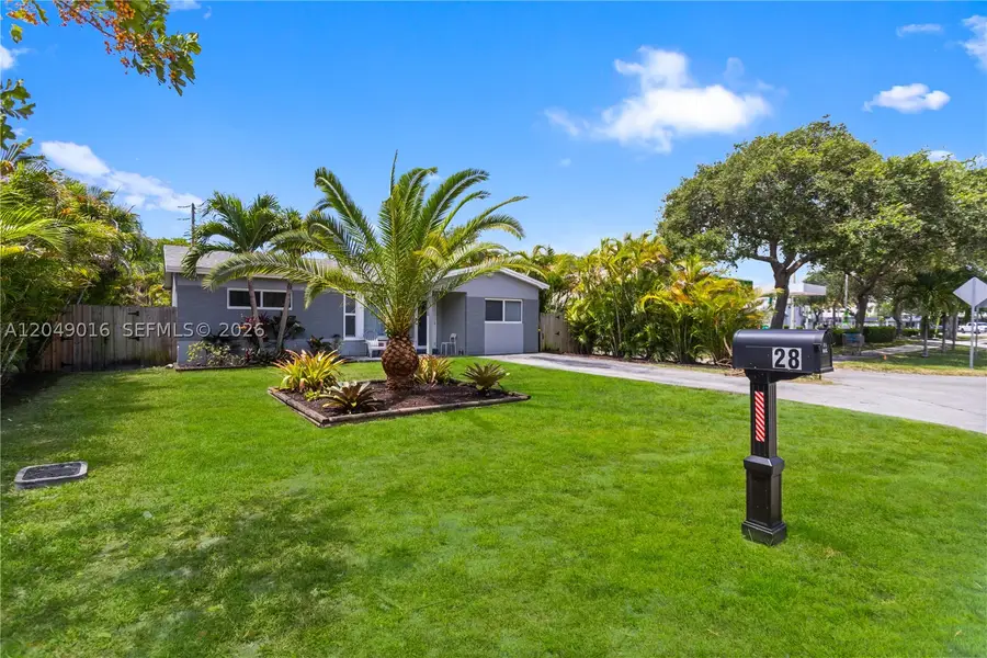 28 SE 7th St, Dania Beach, FL 33004 - #3