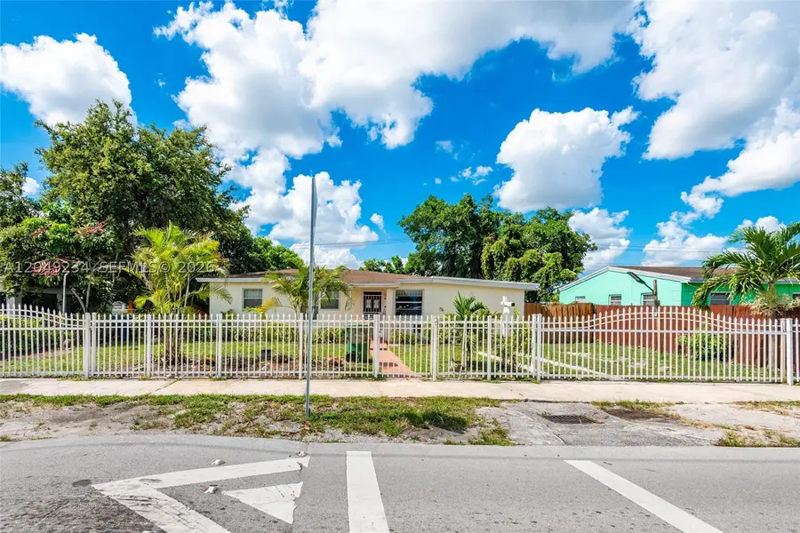 3260 NW 179th St, Miami Gardens, FL 33056 - #2