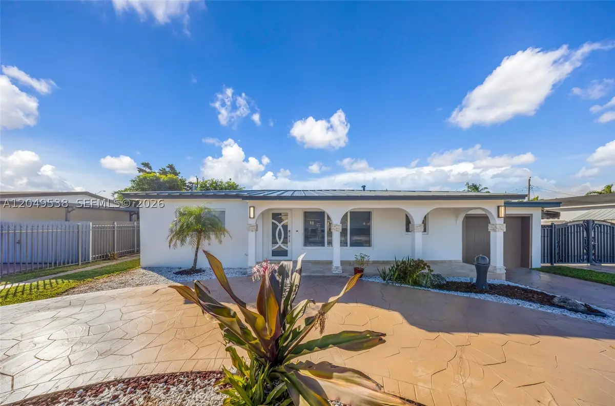 490 W 33rd Pl, Hialeah, FL 33012 - #1