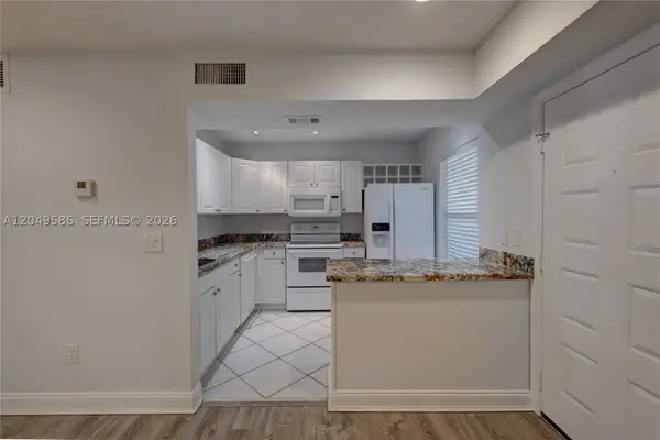 9858 NW 3rd St #9858, Plantation, FL 33324