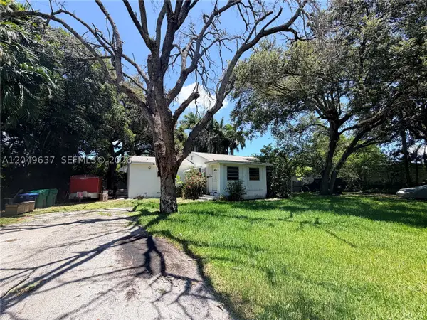 479 NE 151st St, Miami, FL 33162