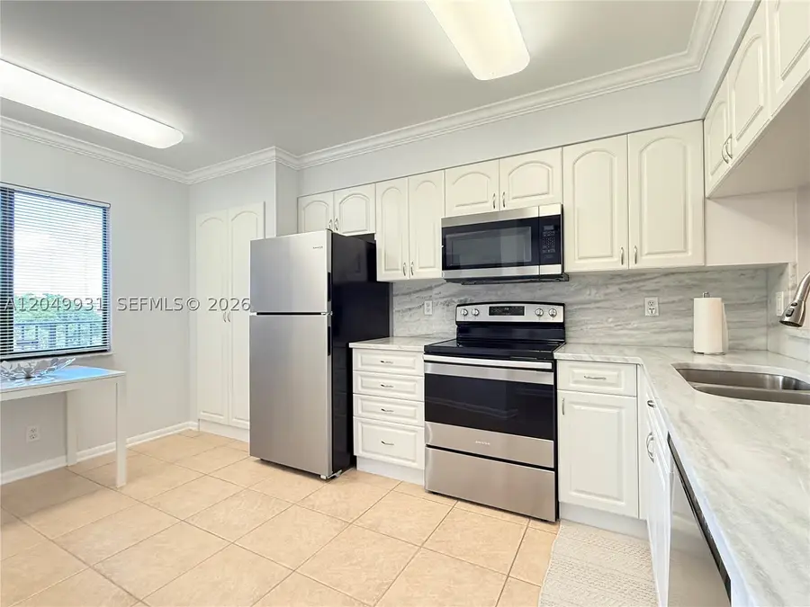2206 S Cypress Bend Dr #508, Pompano Beach, FL 33069 - #3