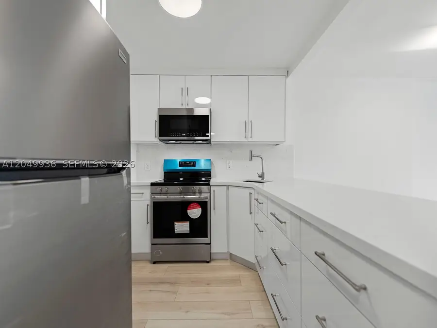 401 Ocean Dr #403, Miami Beach, FL 33139 - #3
