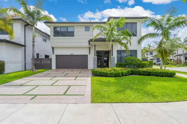 15455 NW 88th Ct, Miami Lakes, FL 33018