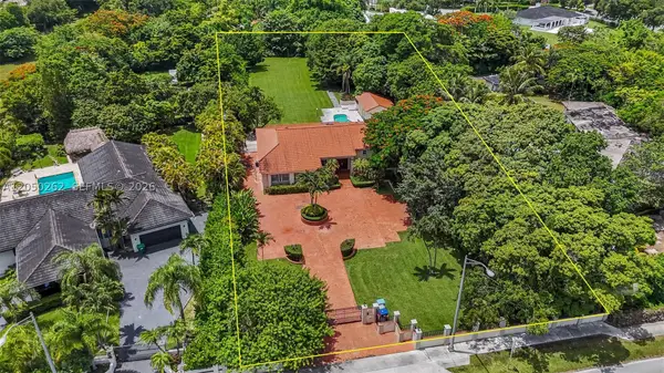 7030 Sunset Dr, Miami, FL 33143