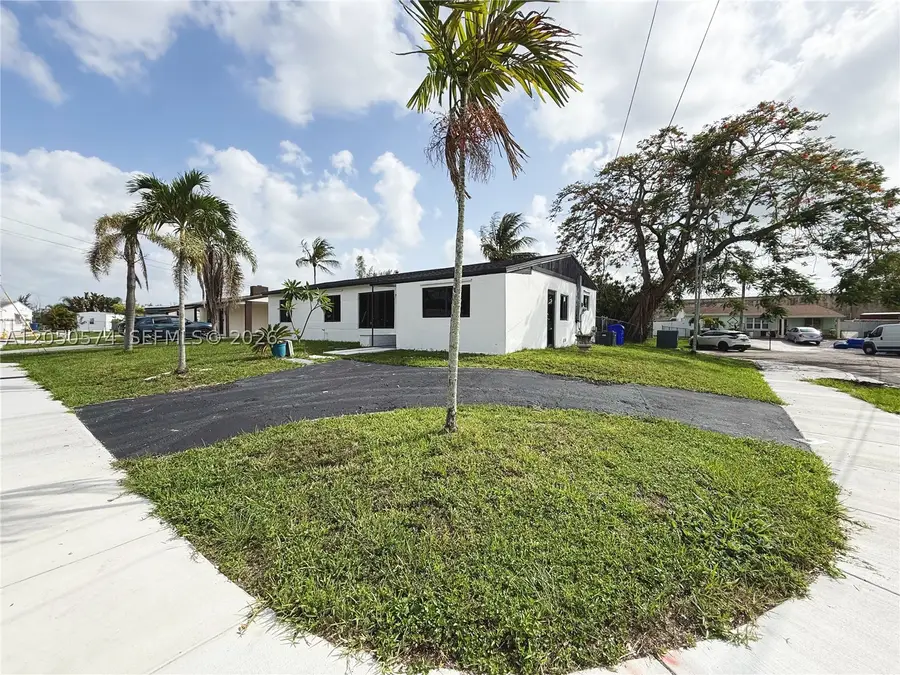 2401 SW 50th Ter, Plantation, FL 33317 - #3