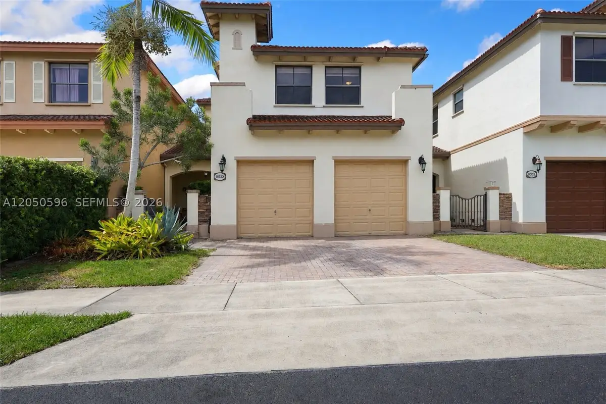8932 SW 228th Ln, Cutler Bay, FL 33190 - #1